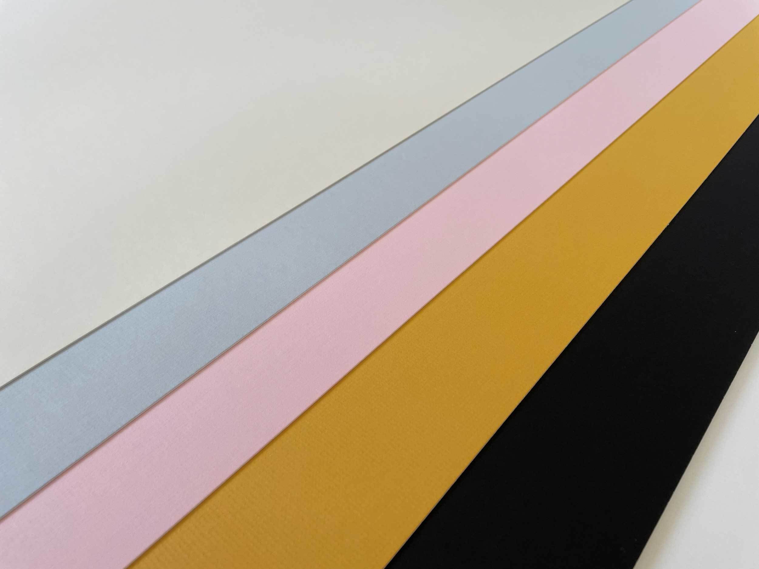 Rosen in blauem Topf